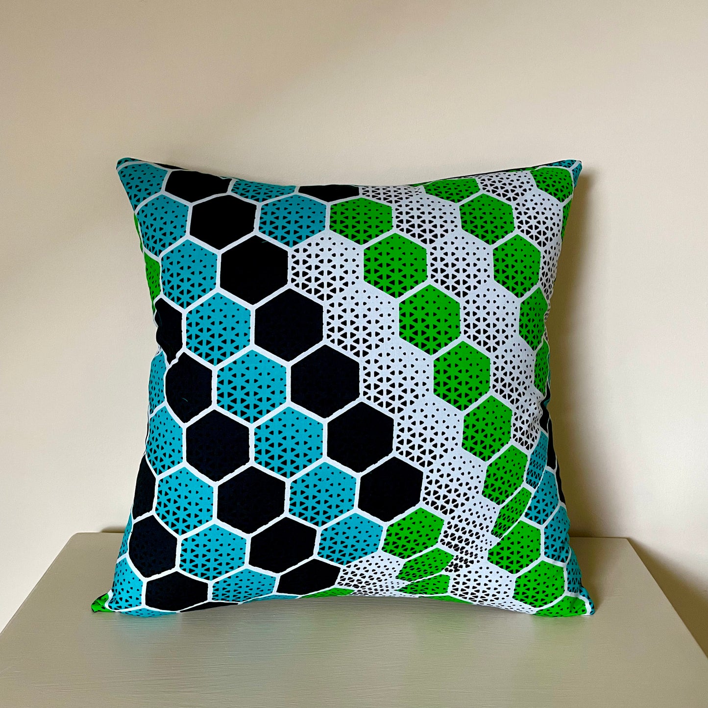 Cushion - Blockbuster-baesha